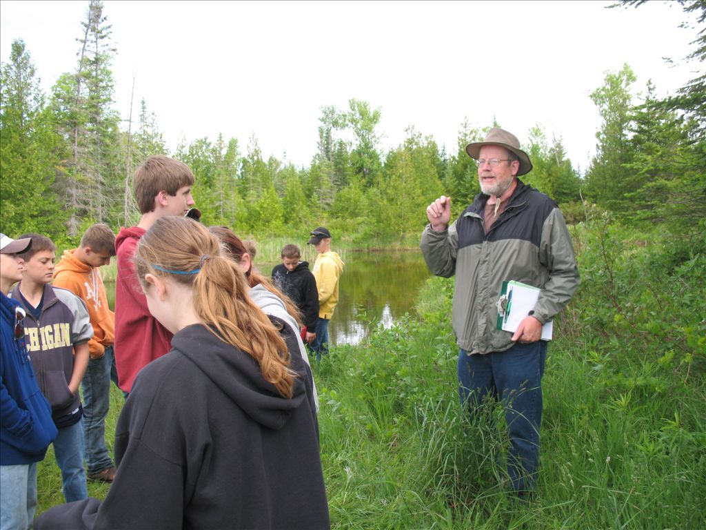 Bill Grigg from the Friends of Thompson�s Harbor State Park taught students about birds in the area. 