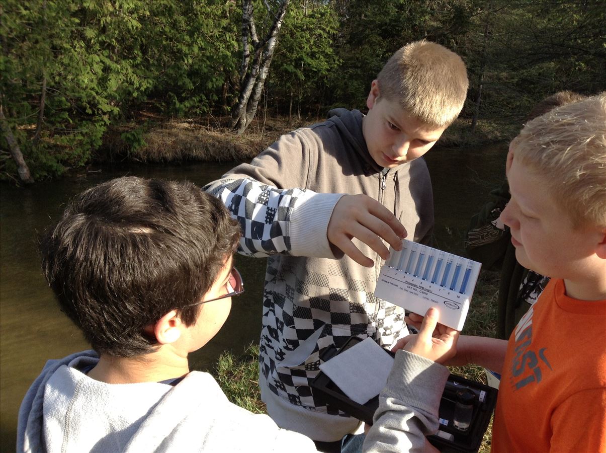 Abiotic water testing in the Thunder Bay River