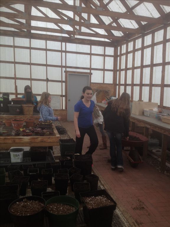 6th graders in the green house