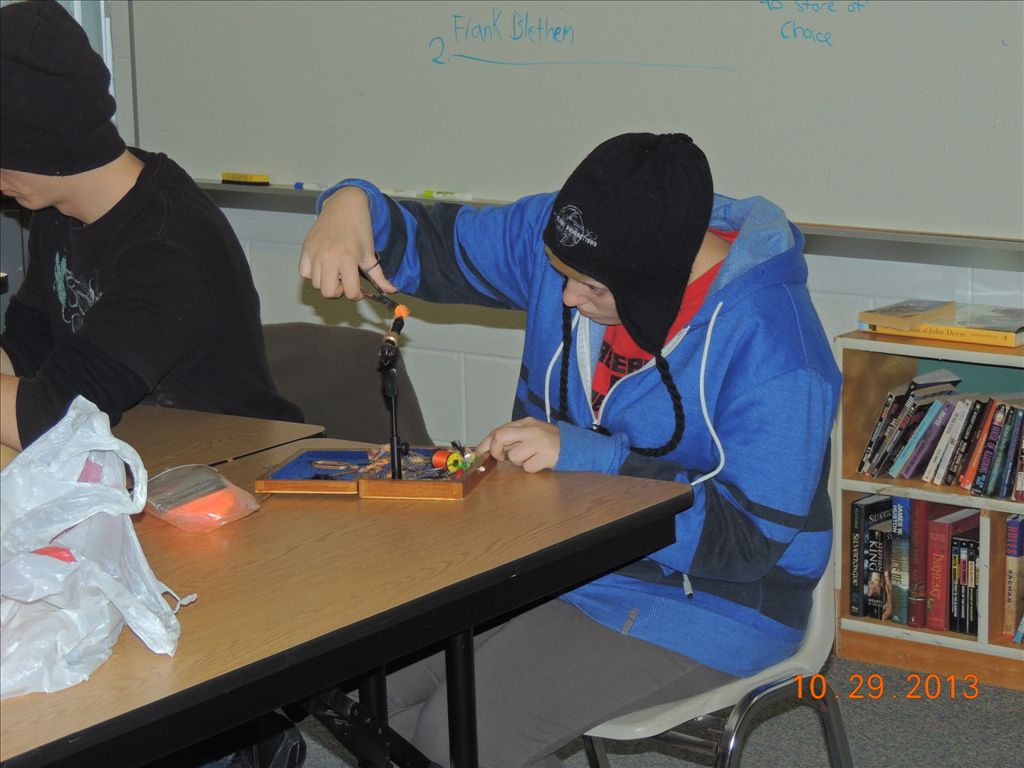 fly_tying_in_environ_sci_015.jpg